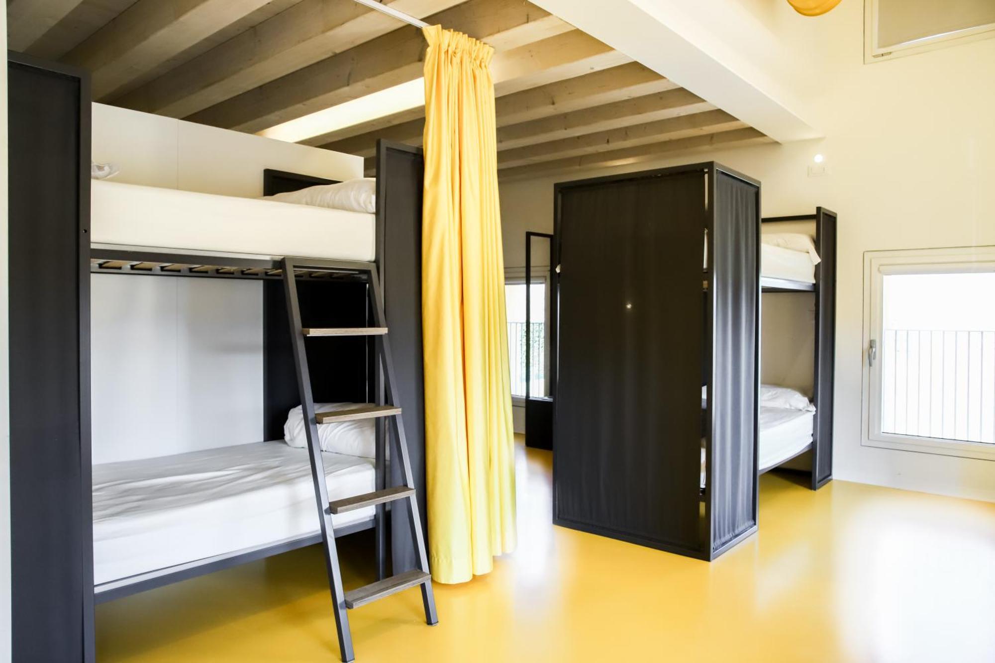Nomad Hostel Treviso Exterior foto